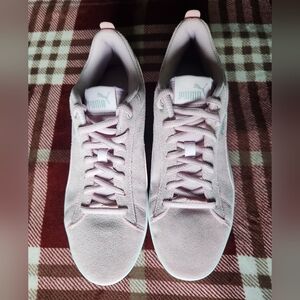Puma Women's Soft Pink Suede Sneakers NWOT